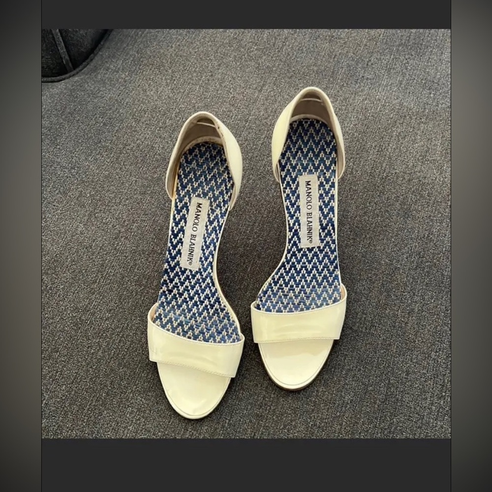 Manolo Blahnik 35.5 White Patent Leather Sandals